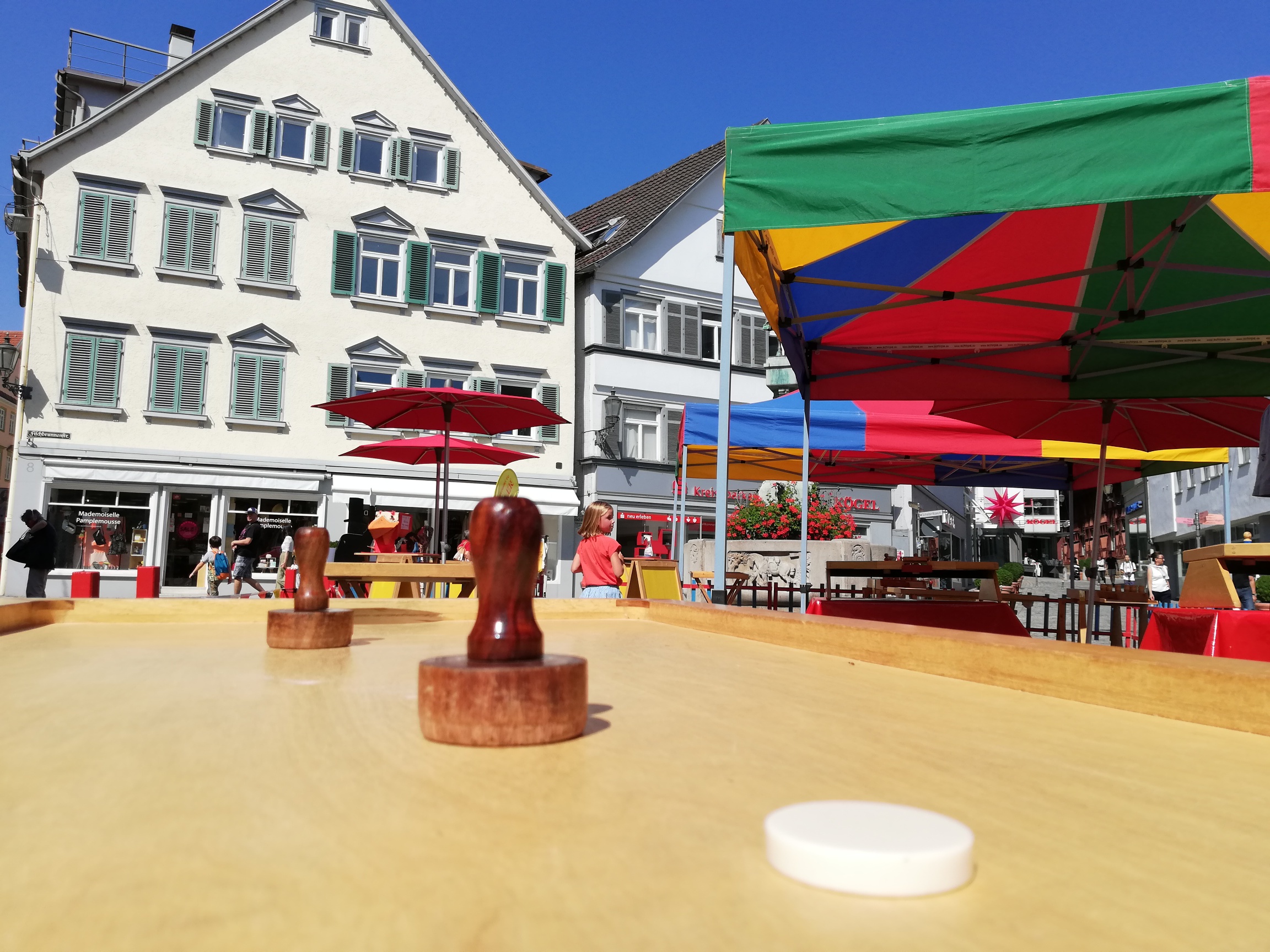 Spieleparadies in Esslingen mit dem Shuffle-Puck als Geschicklichkeitsspiel